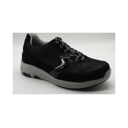 scarpa sportiva nera